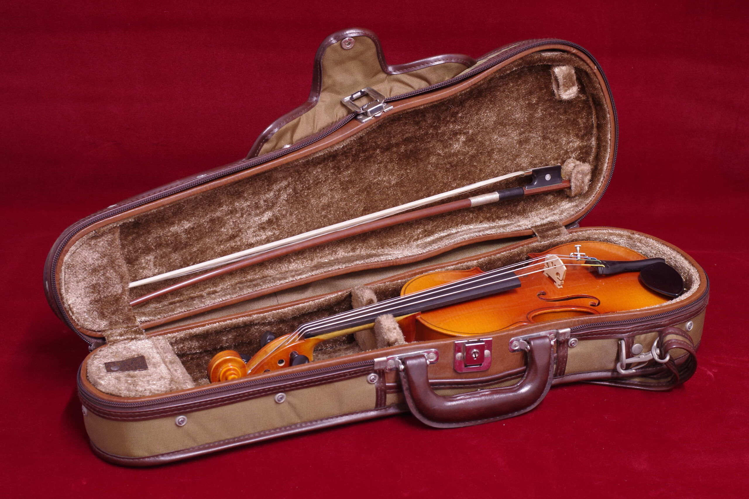 中古直販SUZUKI 鈴木バイオリン　型番不明　名古屋　バイオリン　弓　ハードケース付き　120s バイオリン