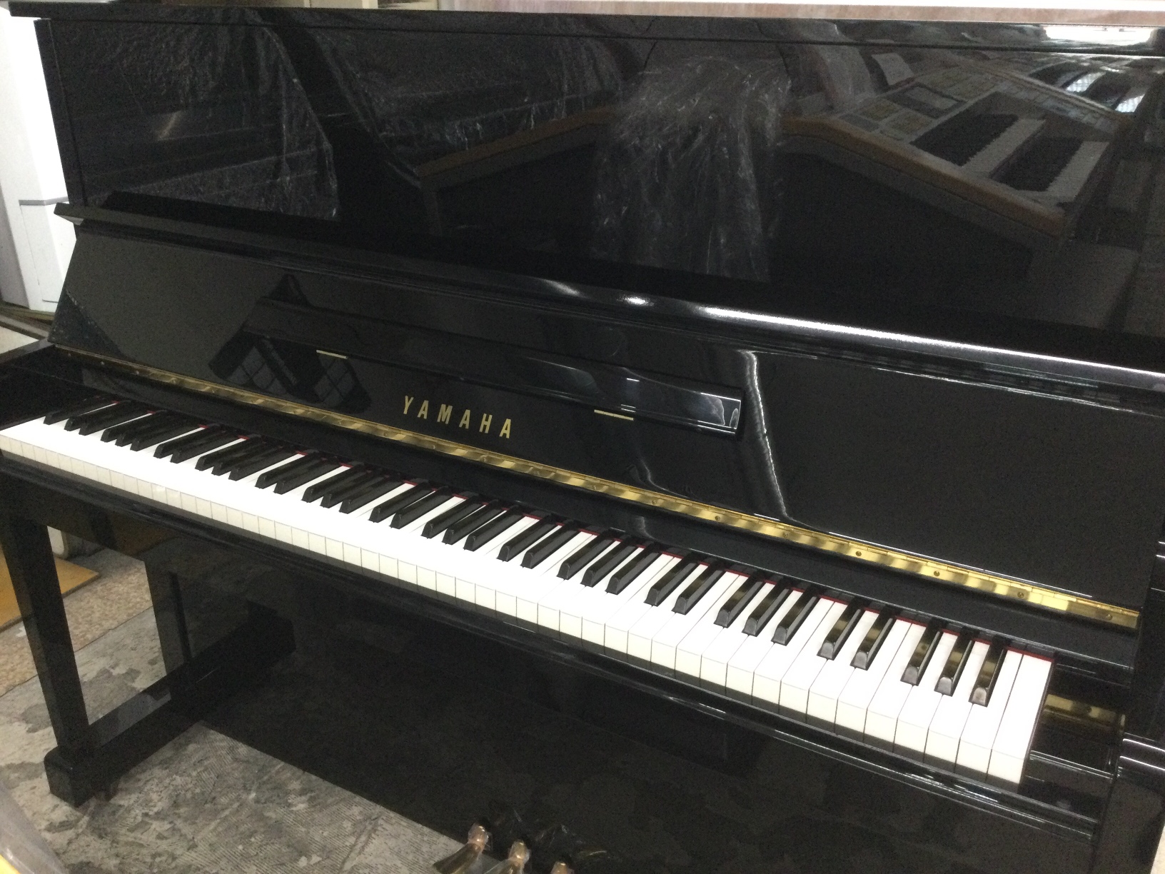 写真：YAMAHA U10BL